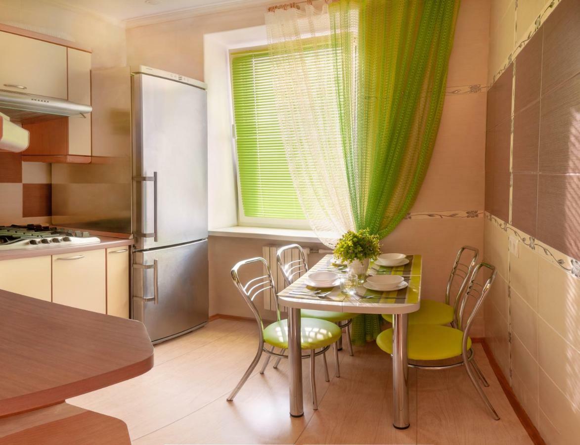 Luxury 3 Rooms Apartments In Center By Green House Poltava Kültér fotó